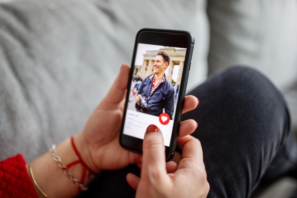 6 Dating Apps You'll Want to Try as a Single Parent