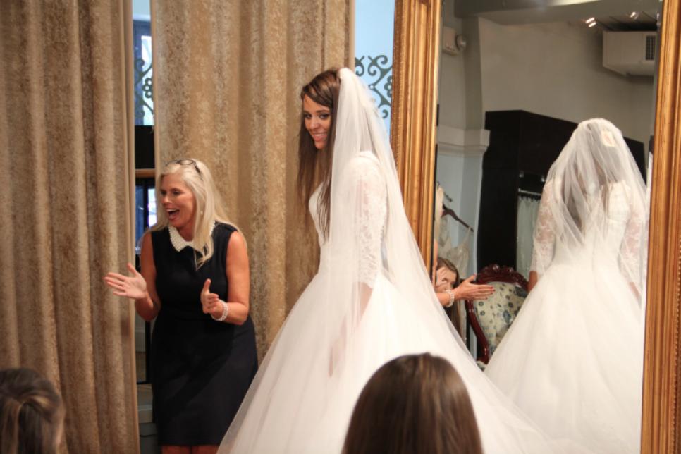 Counting On Jinger's Dress Fitting Counting On