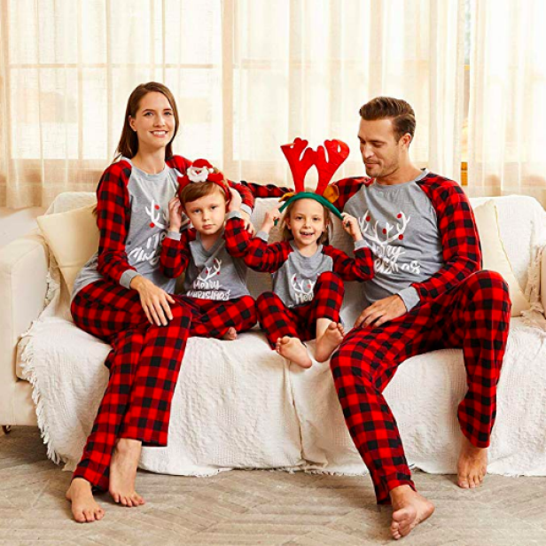 Matching Holiday Pajamas | Shopping | TLC.com