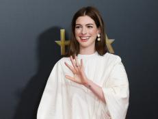 BEVERLY HILLS, CA - NOVEMBER 04:  Anne Hathaway attends the 22nd Annual Hollywood Film Awards held at The Beverly Hilton Hotel on November 4, 2018 in Beverly Hills, California.  (Photo by Michael Tran/FilmMagic,)