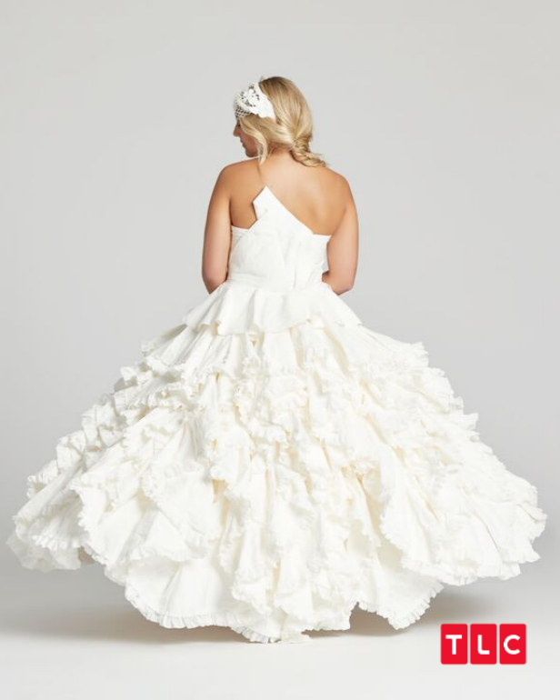 Toilet Paper Wedding Dress Challenge ...