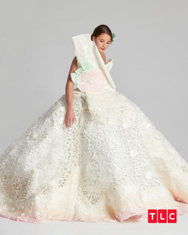 Toilet Paper Wedding Dress Challenge ...