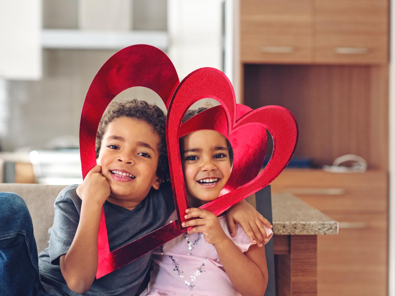 25+ Easy Toddler Valentine Crafts For Valentine's Day