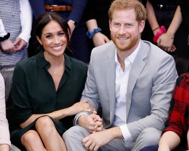 PEACEHAVEN, UNITED KINGDOM - OCTOBER 03:  (EDITORS NOTE: Retransmission with alternate crop.)  Meghan, Duchess of Sussex and Prince Harry, Duke of Sussex make an official visit to the Joff Youth Centre in Peacehaven, Sussex on October 3, 2018 in Peacehaven, United Kingdom. The Duke and Duchess married on May 19th 2018 in Windsor and were conferred The Duke & Duchess of Sussex by The Queen.  (Photo by Chris Jackson/Getty Images)
