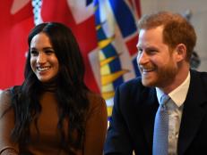 LONDON, UNITED KINGDOM - JANUARY 07: Prince Harry, Duke of Sussex and Meghan, Duchess of Sussex smile during their visit to Canada House in thanks for the warm Canadian hospitality and support they received during their recent stay in Canada, on January 7, 2020 in London, England. (Photo by DANIEL LEAL-OLIVAS  - WPA Pool/Getty Images)