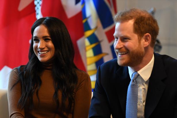 LONDON, UNITED KINGDOM - JANUARY 07: Prince Harry, Duke of Sussex and Meghan, Duchess of Sussex smile during their visit to Canada House in thanks for the warm Canadian hospitality and support they received during their recent stay in Canada, on January 7, 2020 in London, England. (Photo by DANIEL LEAL-OLIVAS  - WPA Pool/Getty Images)