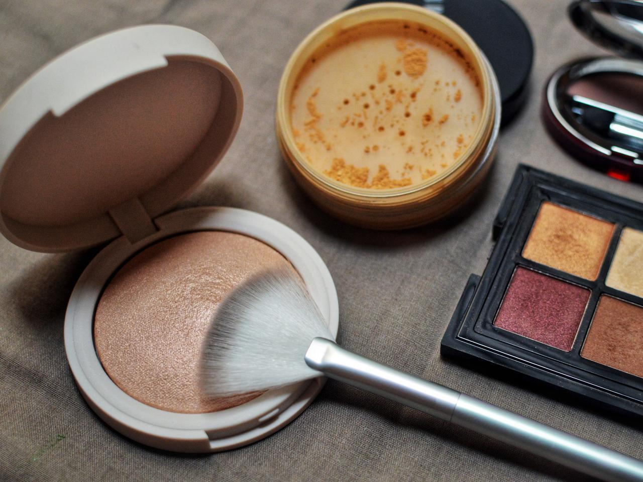 Recensione Bronzer Essence The Glowing Golds Vitamin E Baked Luminous  Bronzer