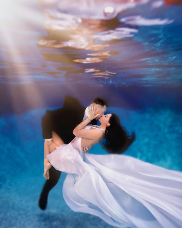 Bria Martone and Matt Mancuso's Underwater Wedding Photo Shoot