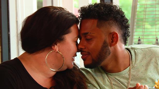 90 Day Fiance:' Molly Talks 'Incredible' First Night Getting