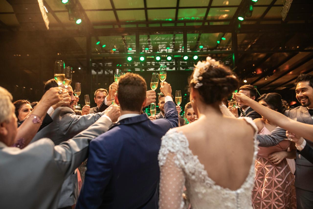 How to Throw an Amazing Wedding After Party: 20 Fun Ideas 