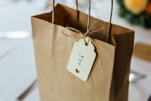 10 DIY Wedding Party Favors That Won't Break the Bank