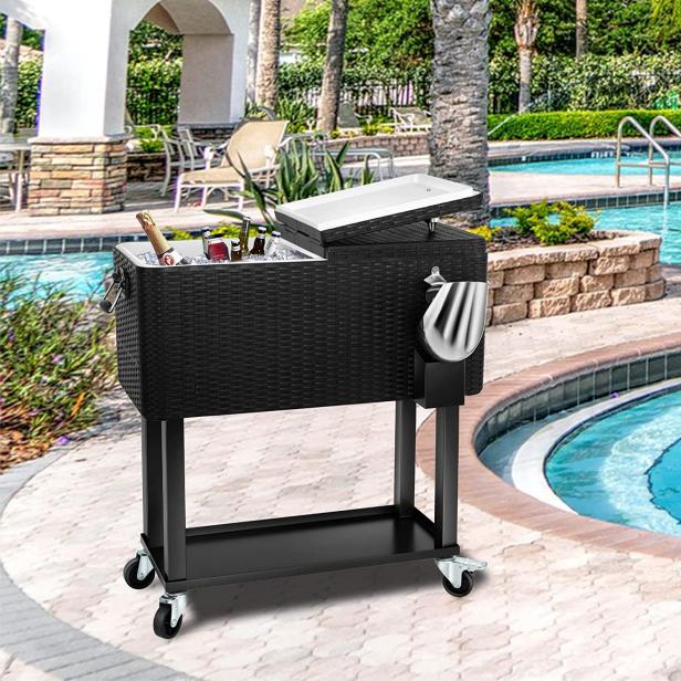 8 Essential Must-Have Outdoor Bar Components : BBQGuys