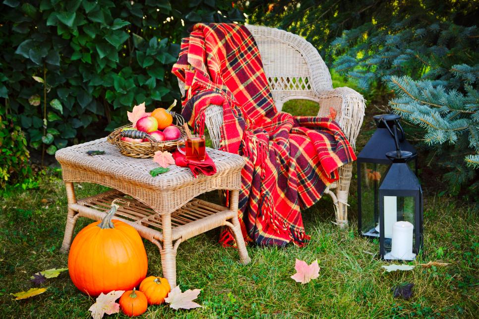 The Best Outdoor Fall Decor