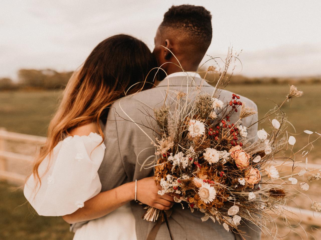 What to Include in a Wedding Welcome Bag: A Handy Checklist