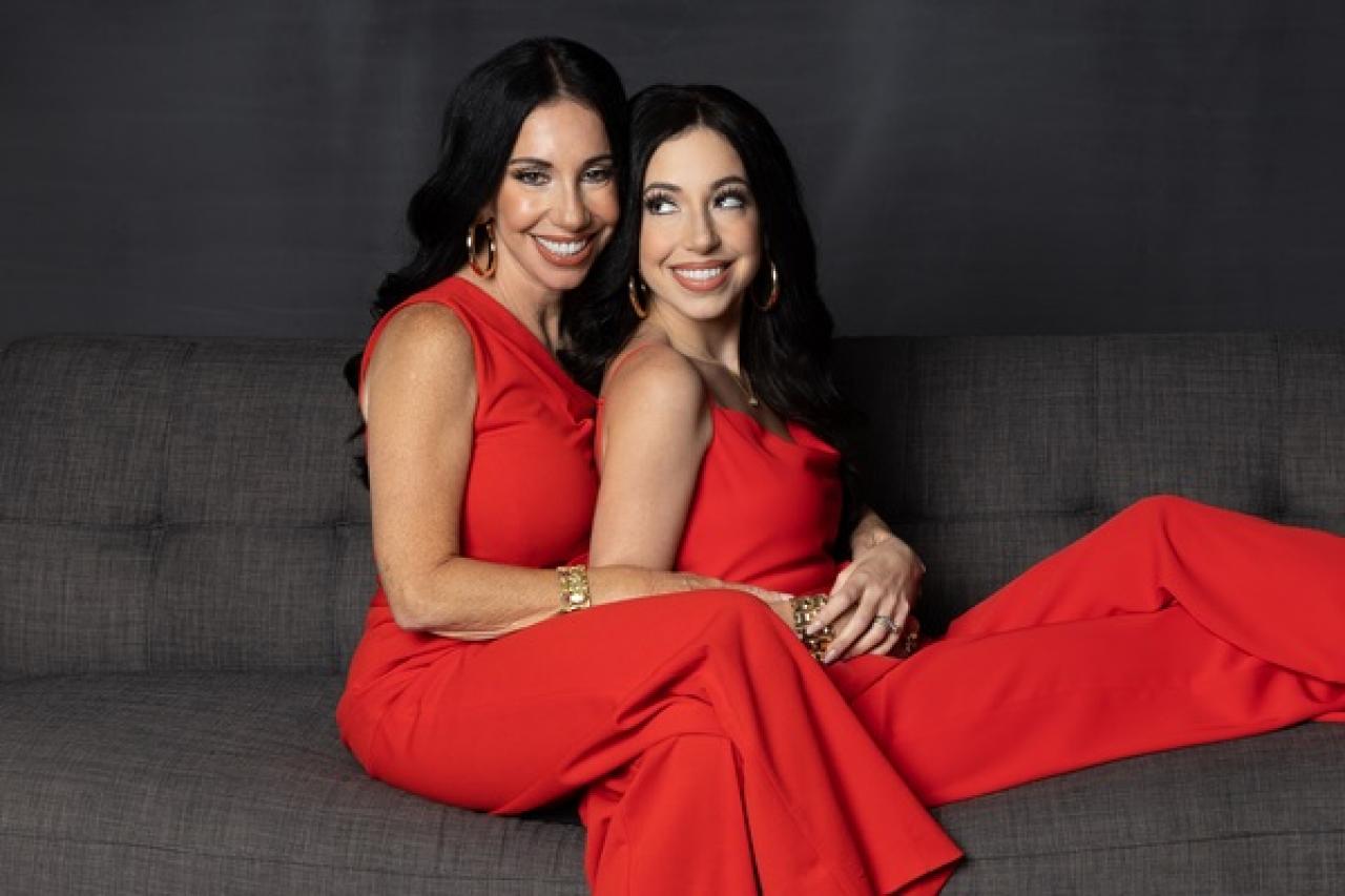 Meet the super-close mother-daughter duos of TLC's sMothered