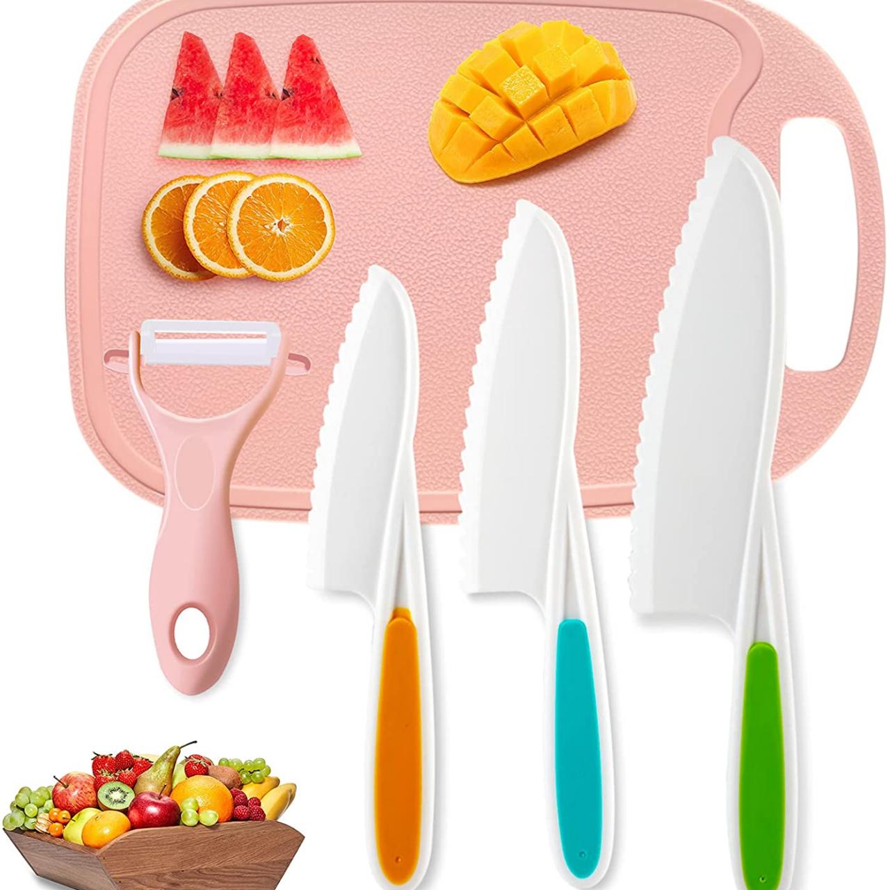 https://tlc.sndimg.com/content/dam/images/tlc/tlcme/fullset/2022/february/RX_kids-cookware-safe-knife-set.jpg.rend.hgtvcom.1280.1280.suffix/1645731033053.jpeg