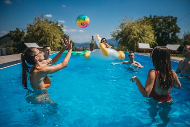 Pick And Play - ONMO Has A Pool Of Fun Games To Play Online