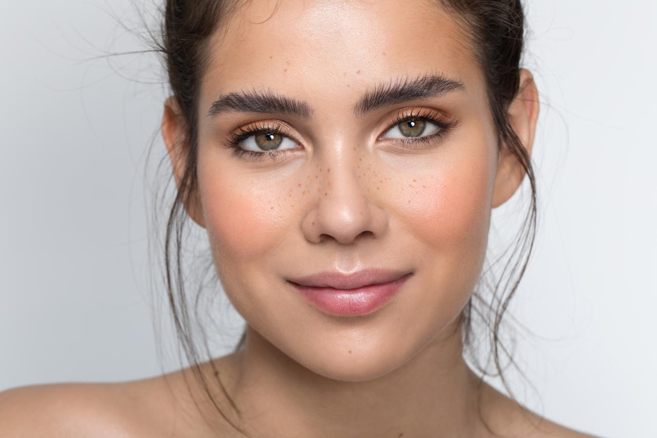 5 Tips for Dewy Makeup this Fall/Winter — The Glow Addiction