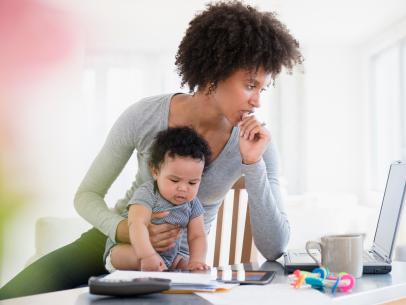 Facebook Mom Groups Cause Women Stress, Study Finds