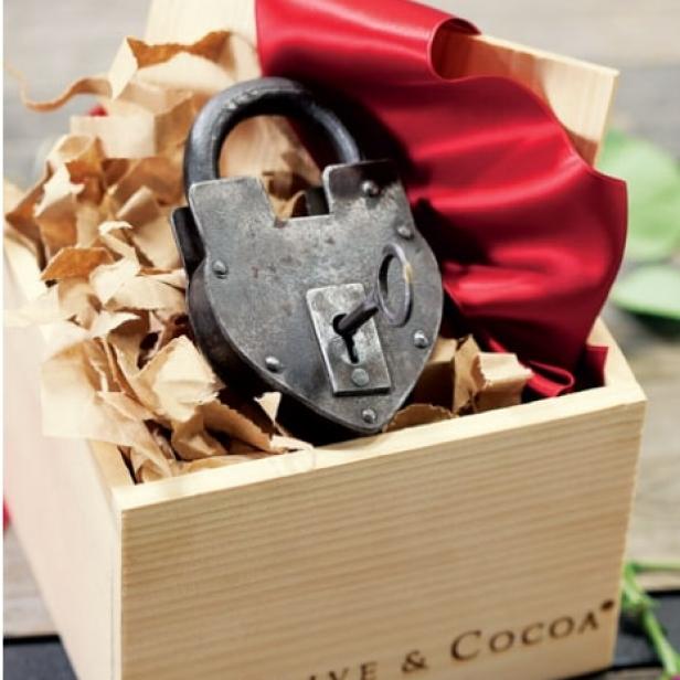 Couple Personalized Love Lock Engraved Date Padlock with Key Travel  Security Locks for Boyfriend Girlfriend Valentine's Day Gift