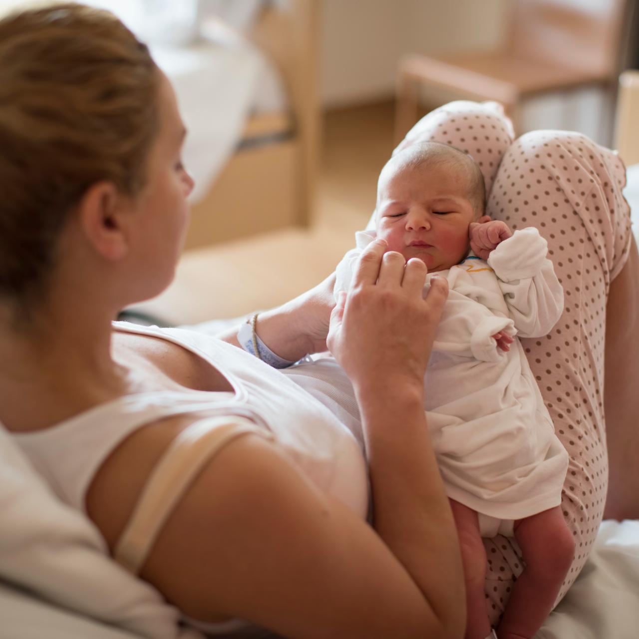 What to Say — and What Not to Say — to a New Mom, Parenting