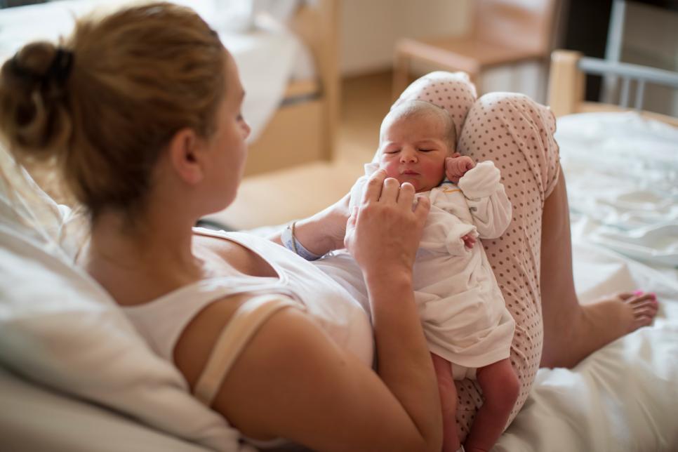How to Say the Right Thing to a Postpartum Friend