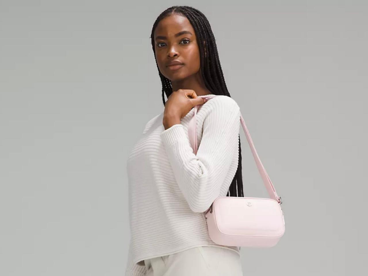 crossbody camera bag lululemon Lululemon Crossbody Camera Bag 2L Review