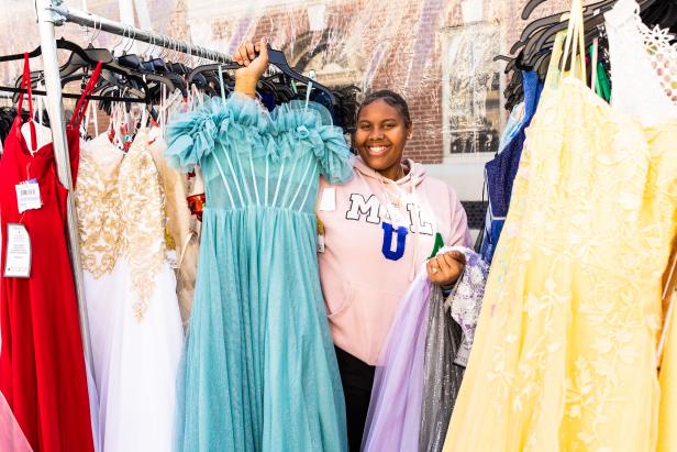 where to shop for prom dresses