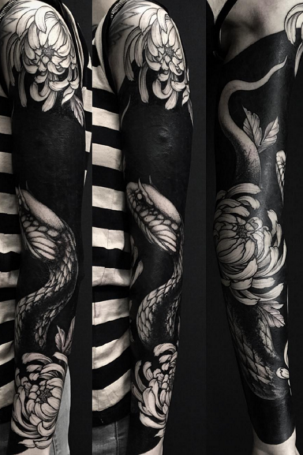 15 Breathtakingly Beautiful Pictures of Blackout Tattoos