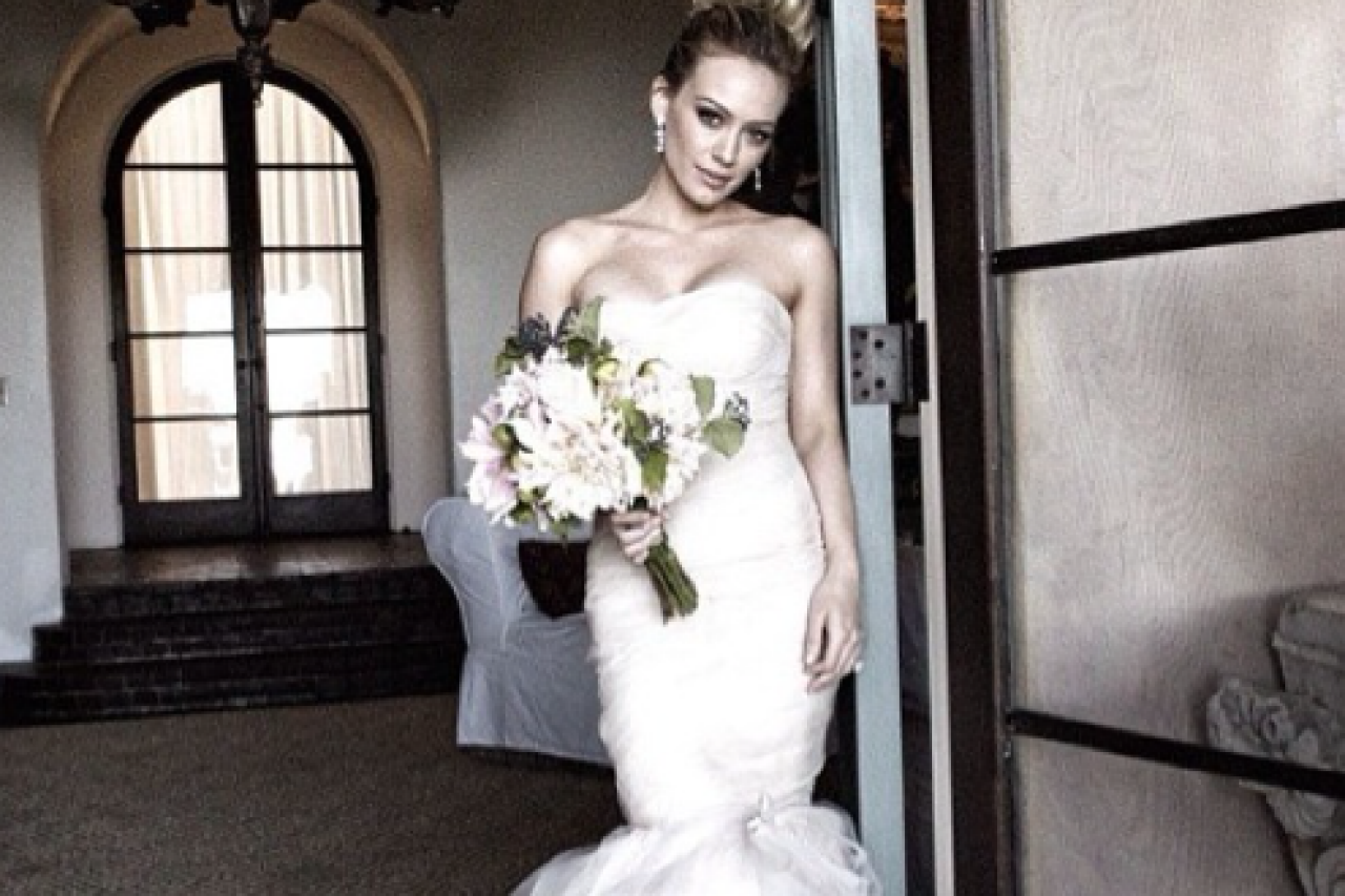 Lauren Conrad wedding dress details + shows off her house.