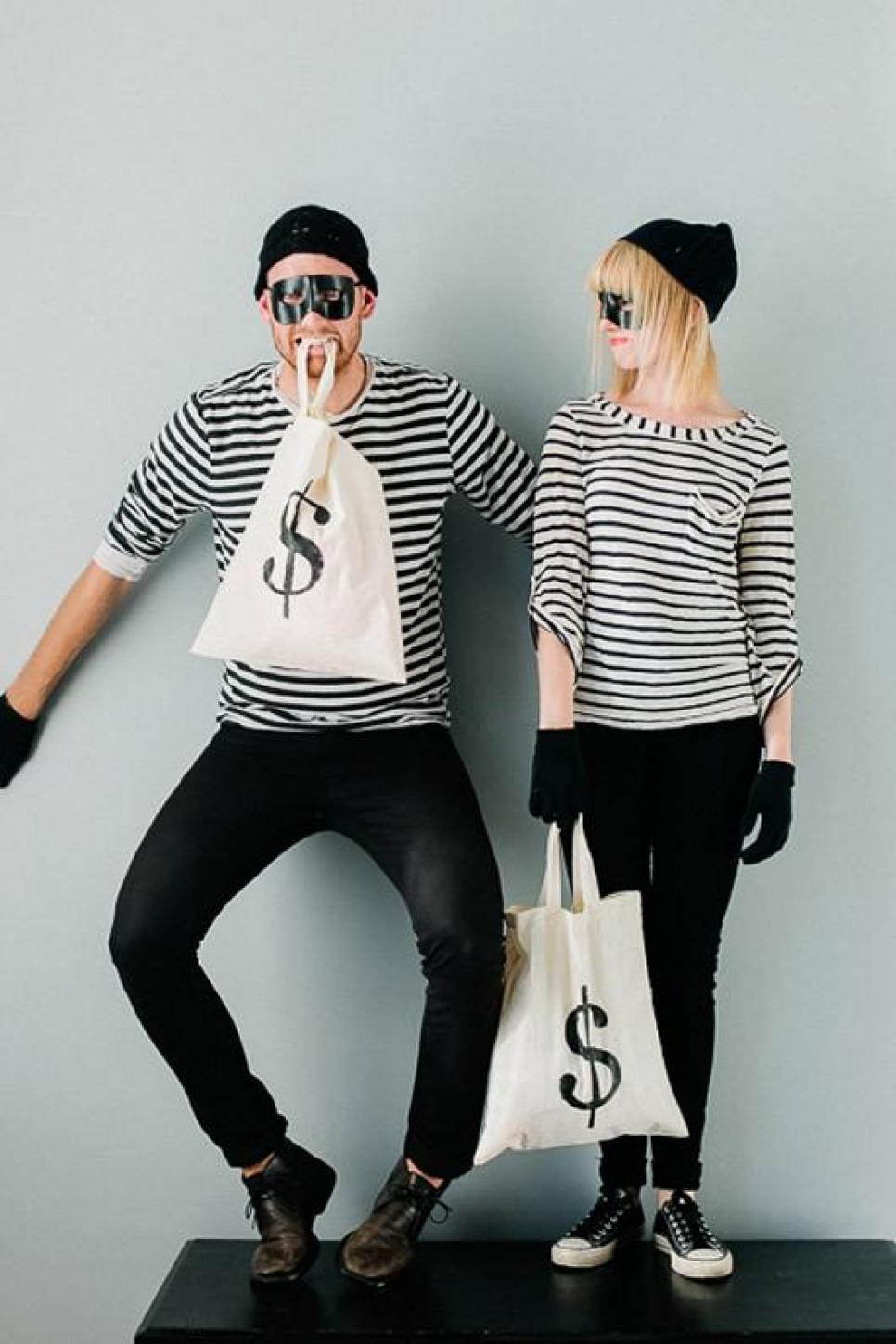 6 Easy Diy Costumes For Mom And Dad Paing Tlc 6 Easy Diy Costumes For Mom And Dad